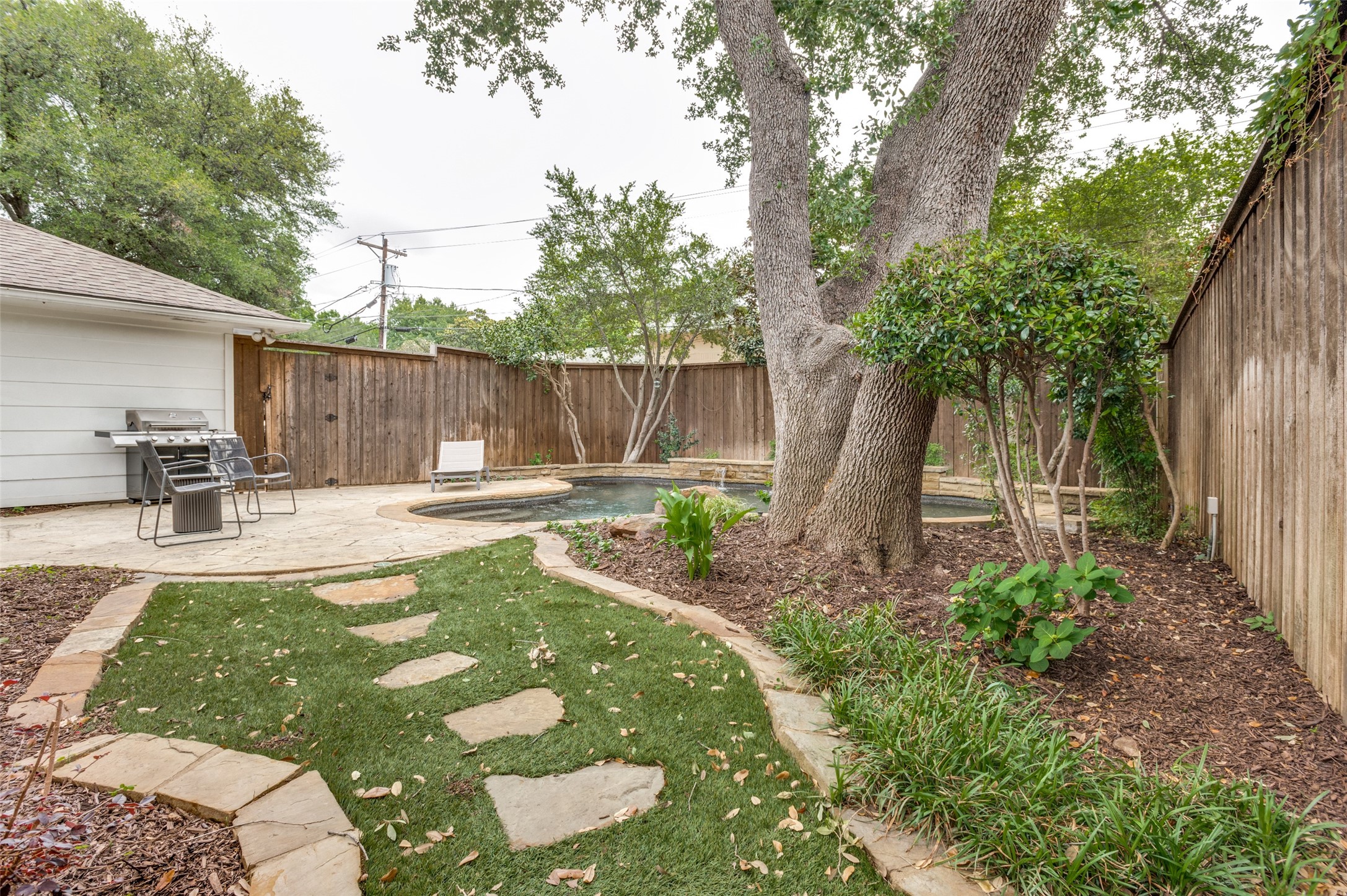 5322 W Mockingbird Lane Dallas TX 75209