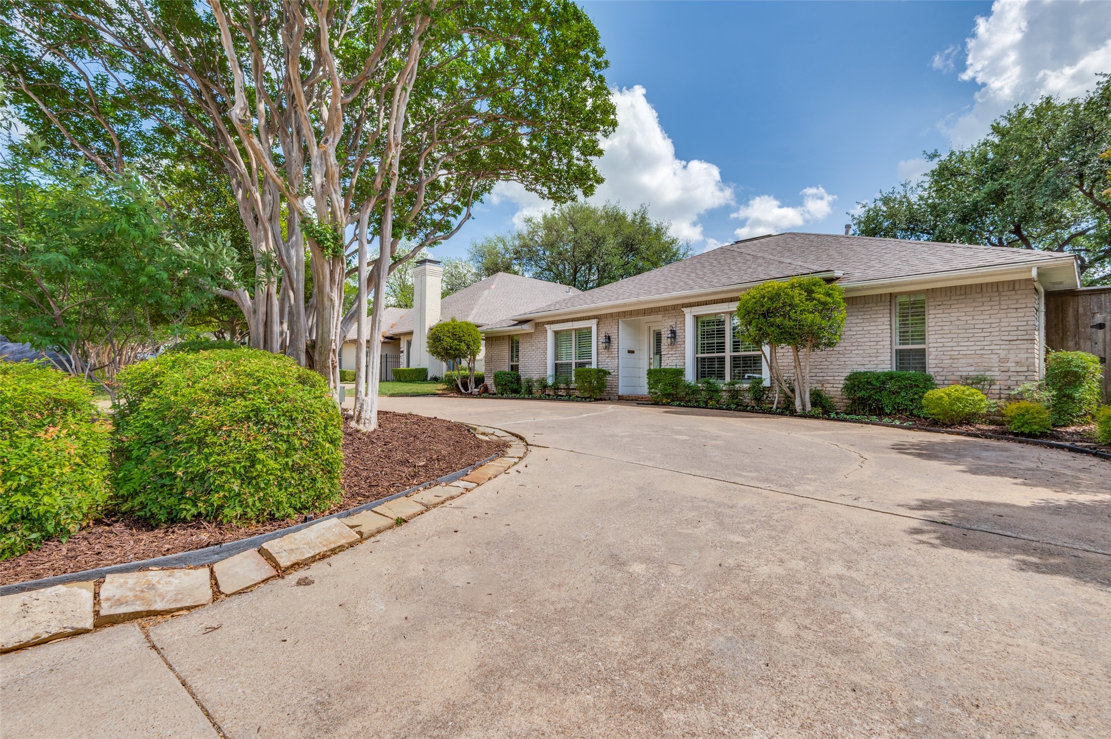 5322 W Mockingbird Lane Dallas TX 75209