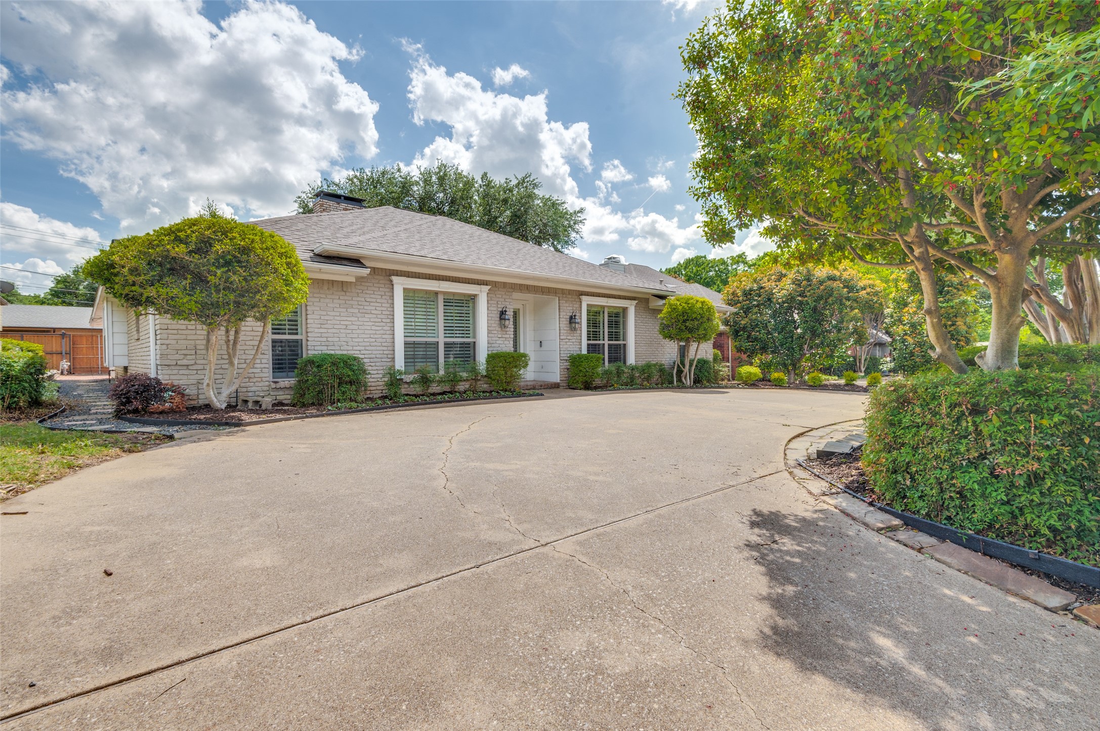 5322 W Mockingbird Lane Dallas TX 75209