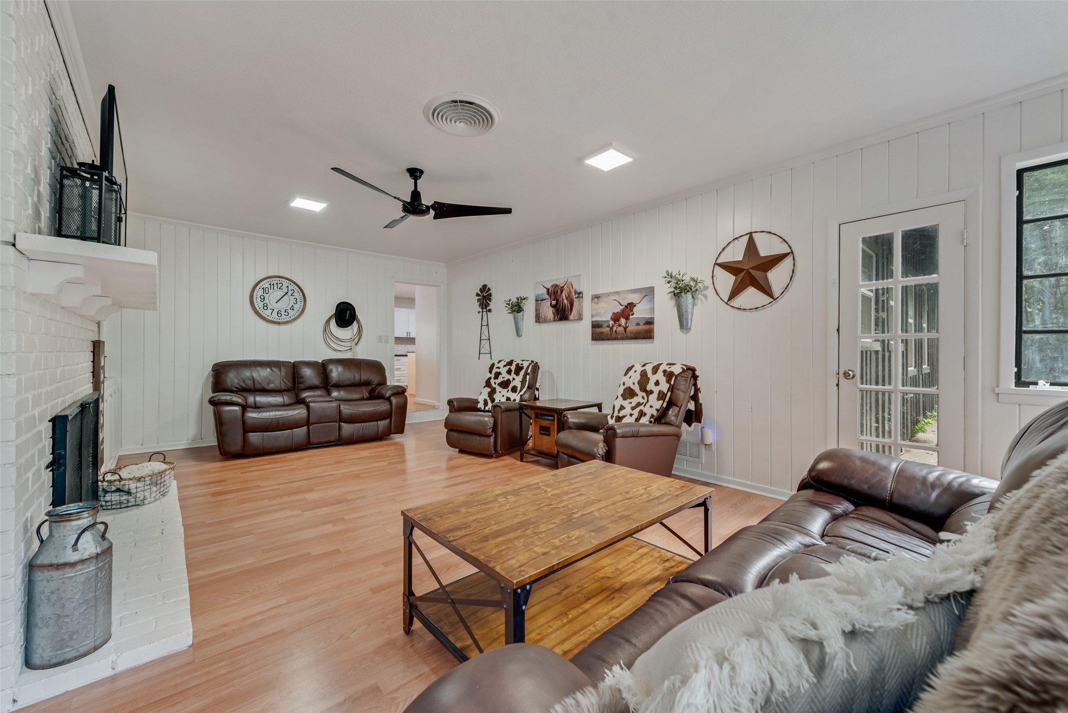 6555 Calmont Avenue Fort Worth TX 76116