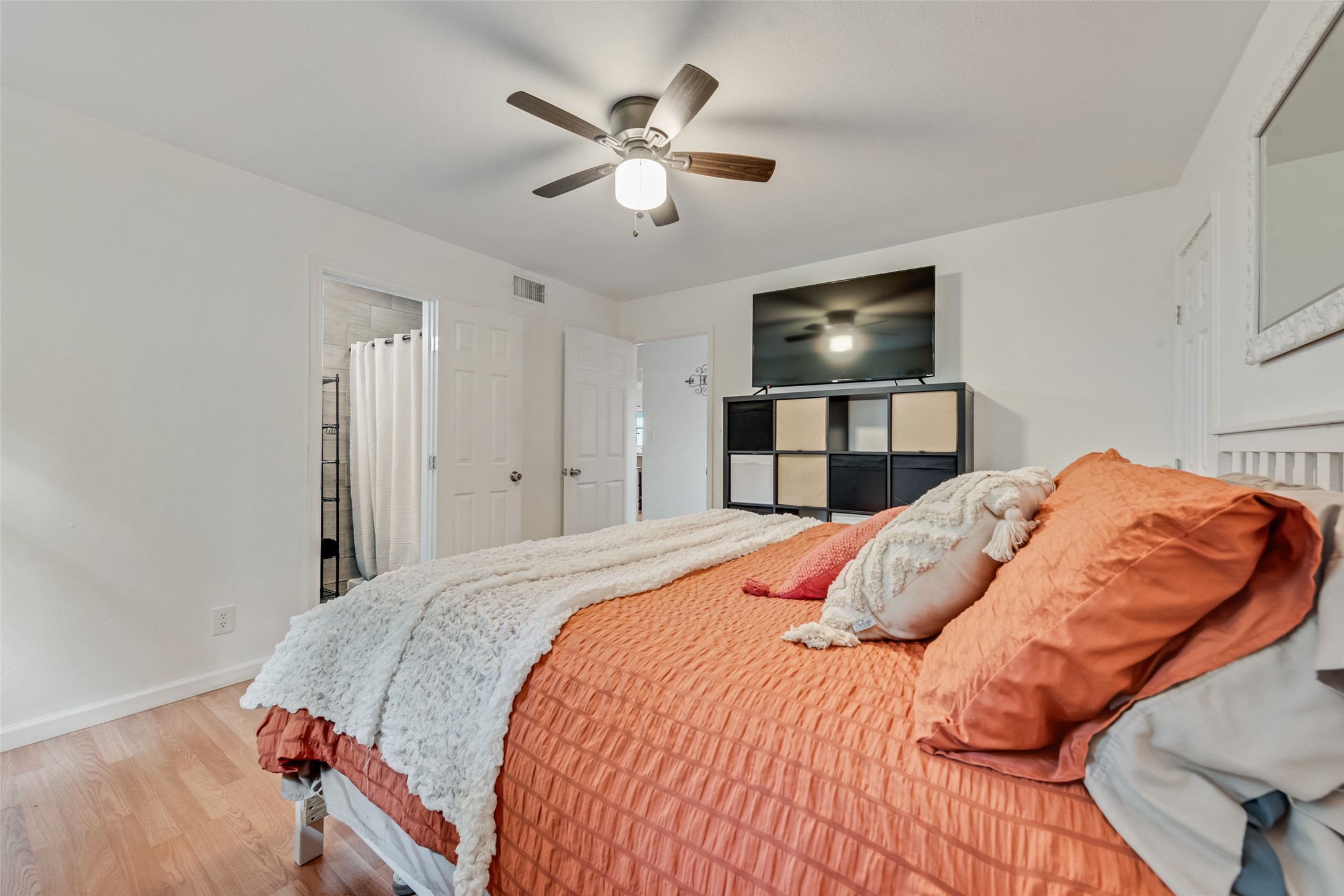 6555 Calmont Avenue Fort Worth TX 76116
