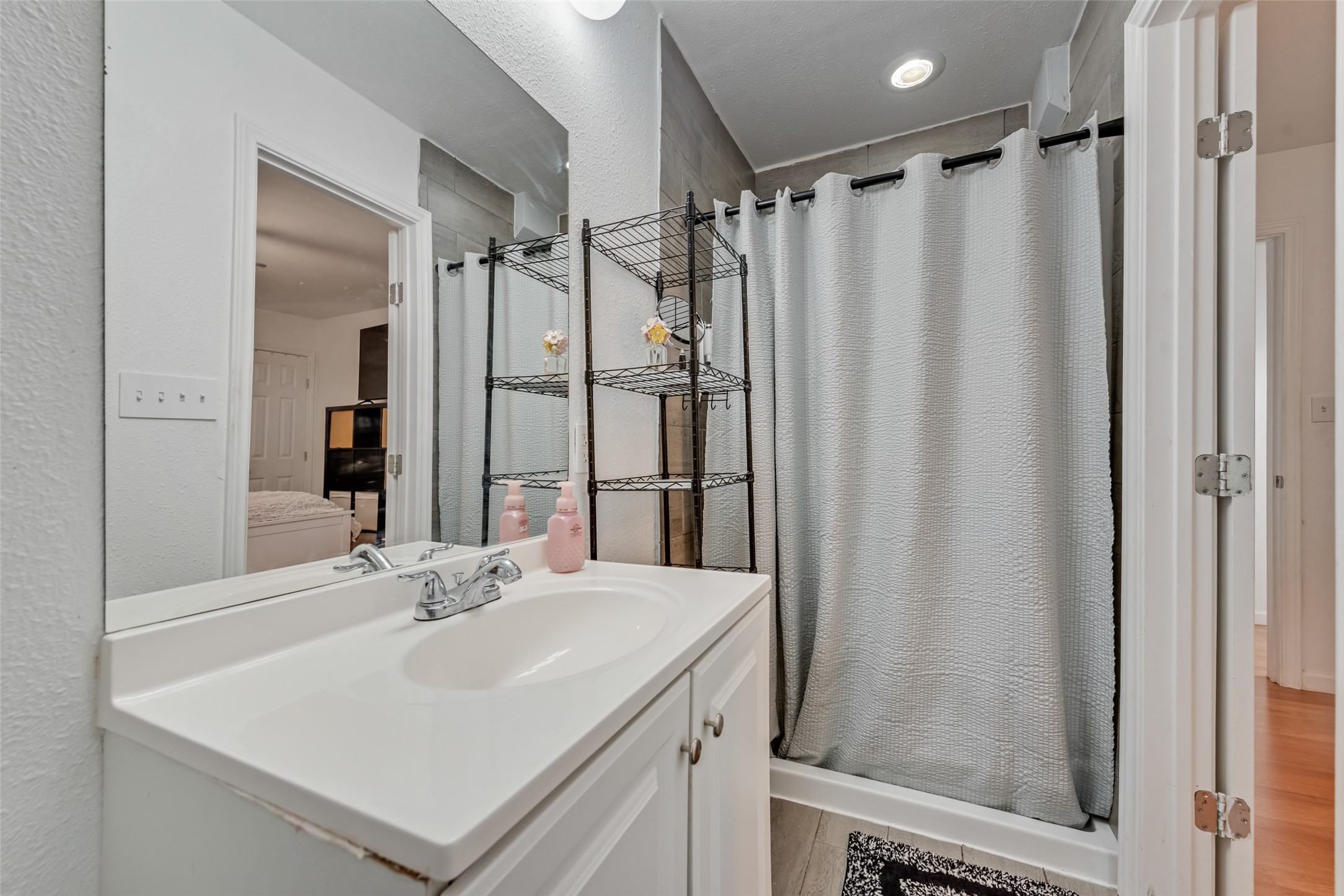 6555 Calmont Avenue Fort Worth TX 76116
