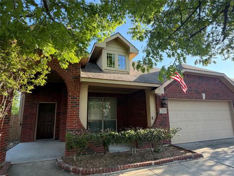744 Hutchins Drive Crowley TX 76036