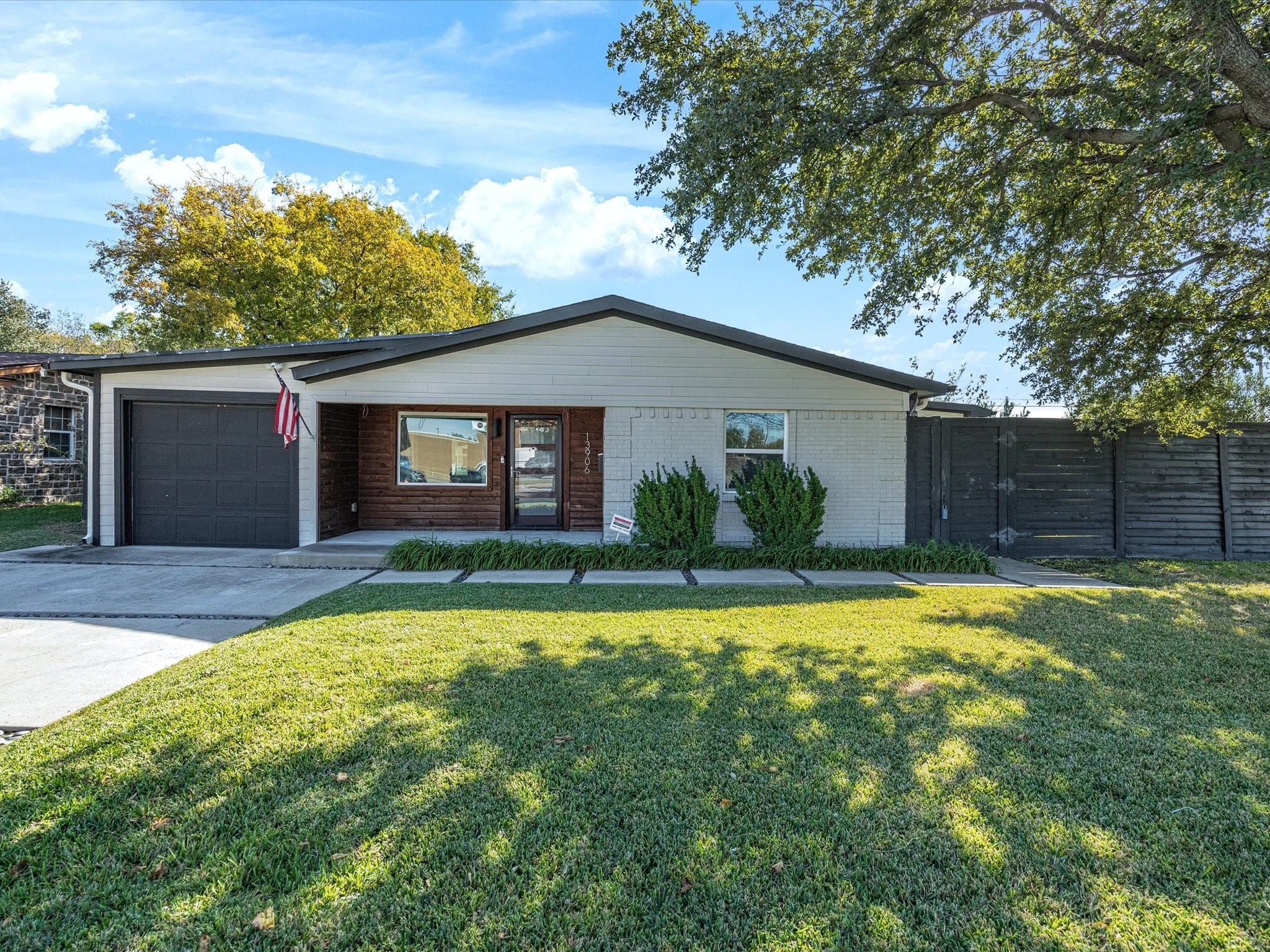 Farmers Branch TX, 13906 Dennis Lane