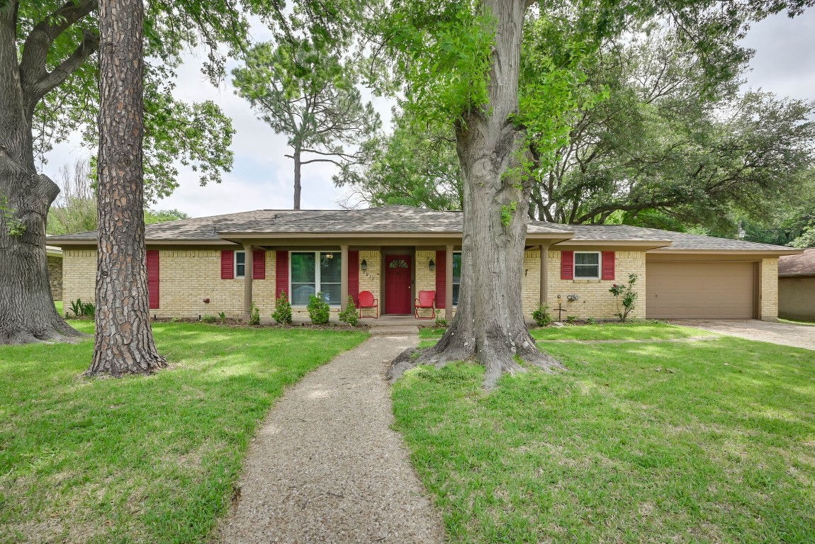 2817 Hillcrest Drive Corsicana TX 75110