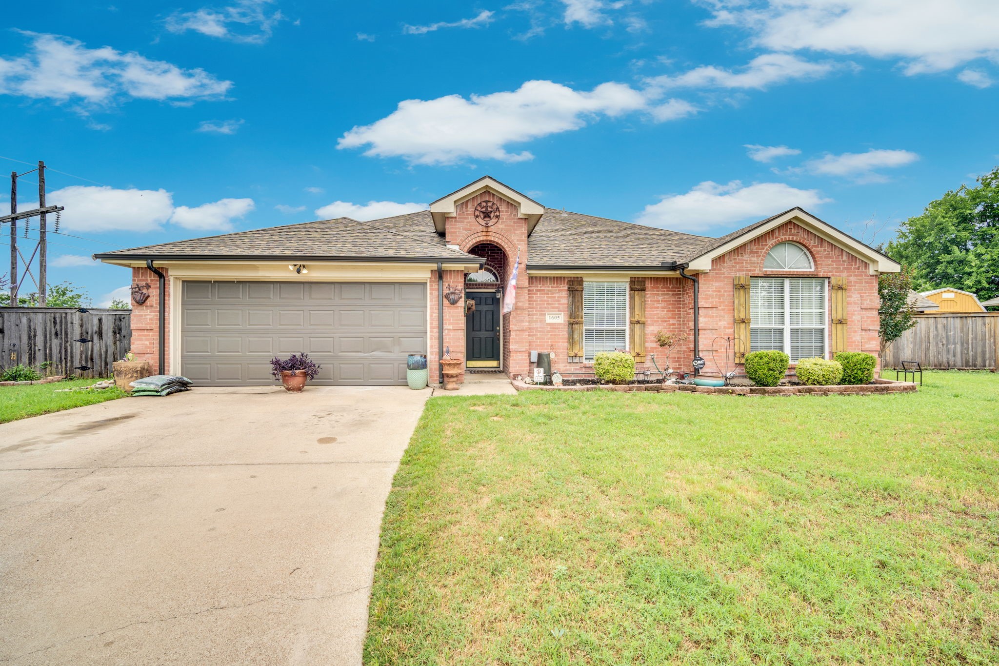 1605 S 3rd Street Midlothian TX 76065