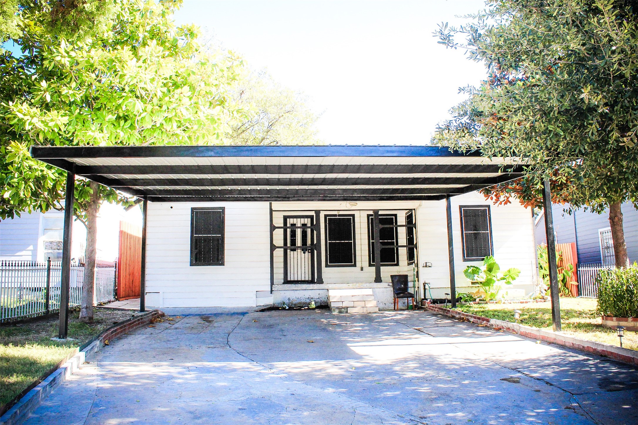 1318 S Ewing Avenue Dallas TX 75216