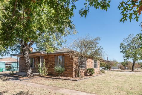 1226 Clay Street Nocona TX 76255