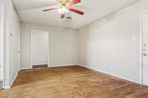 2333 S Lockhart Avenue Dallas TX 75228
