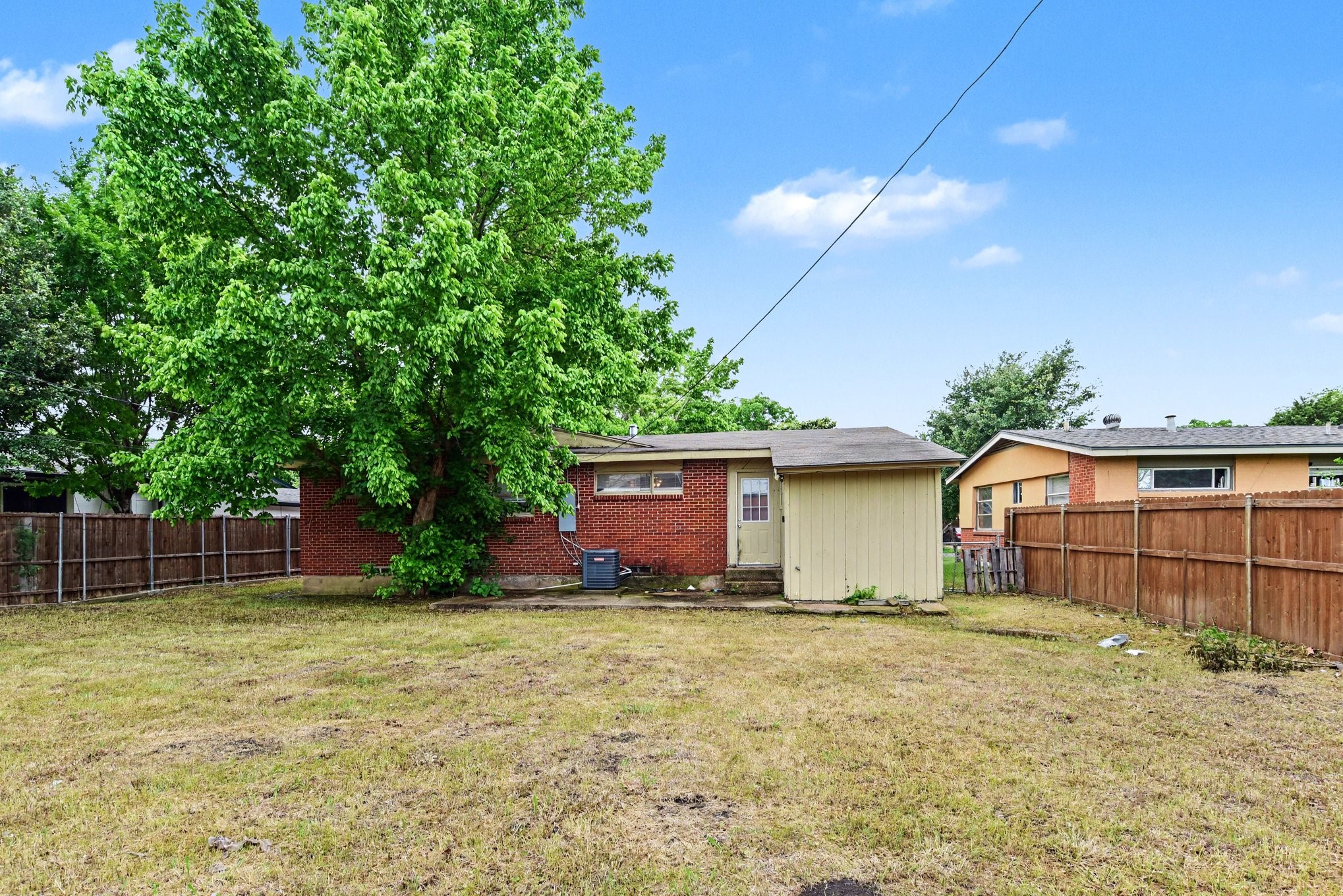 2333 S Lockhart Avenue Dallas TX 75228