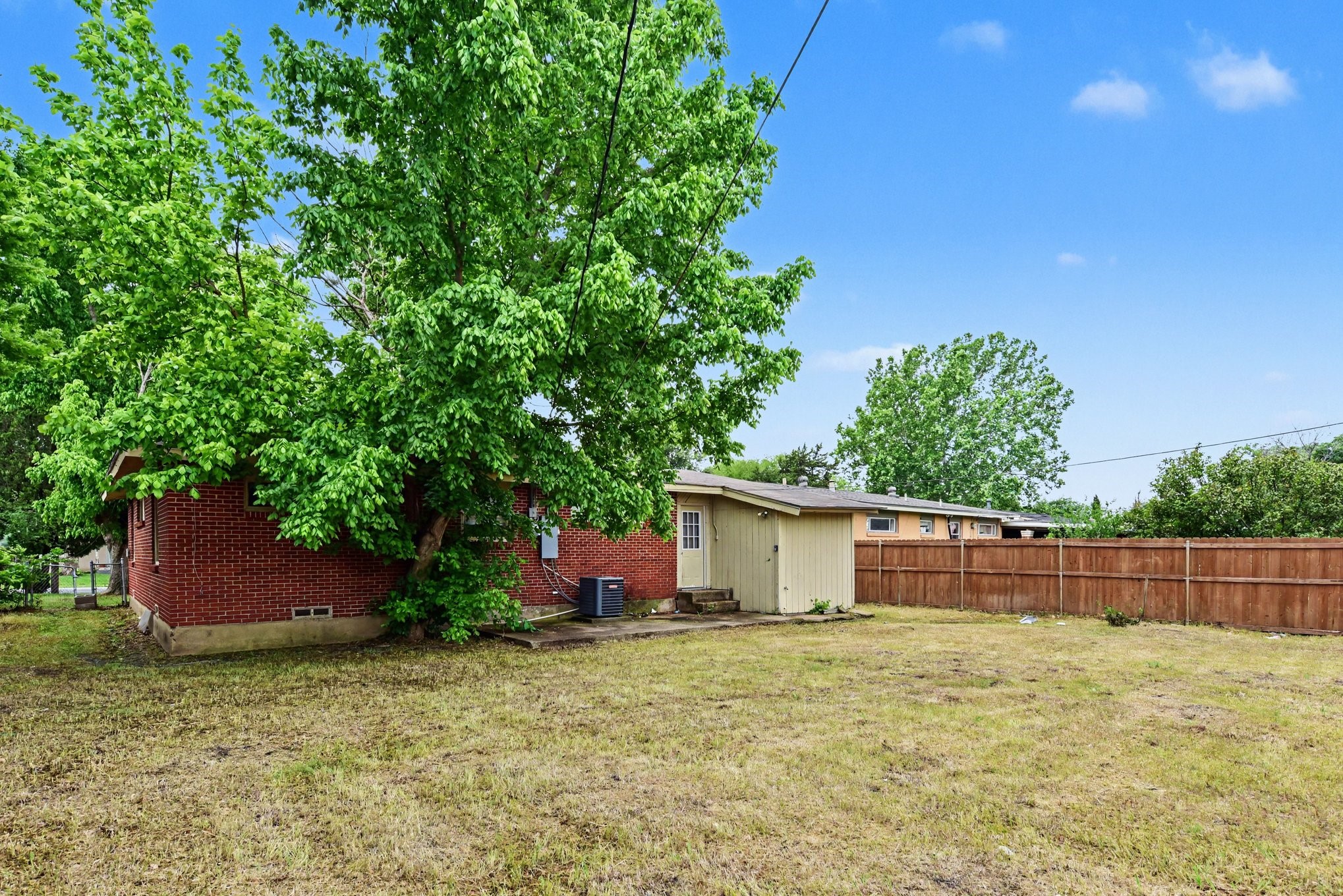 2333 S Lockhart Avenue Dallas TX 75228