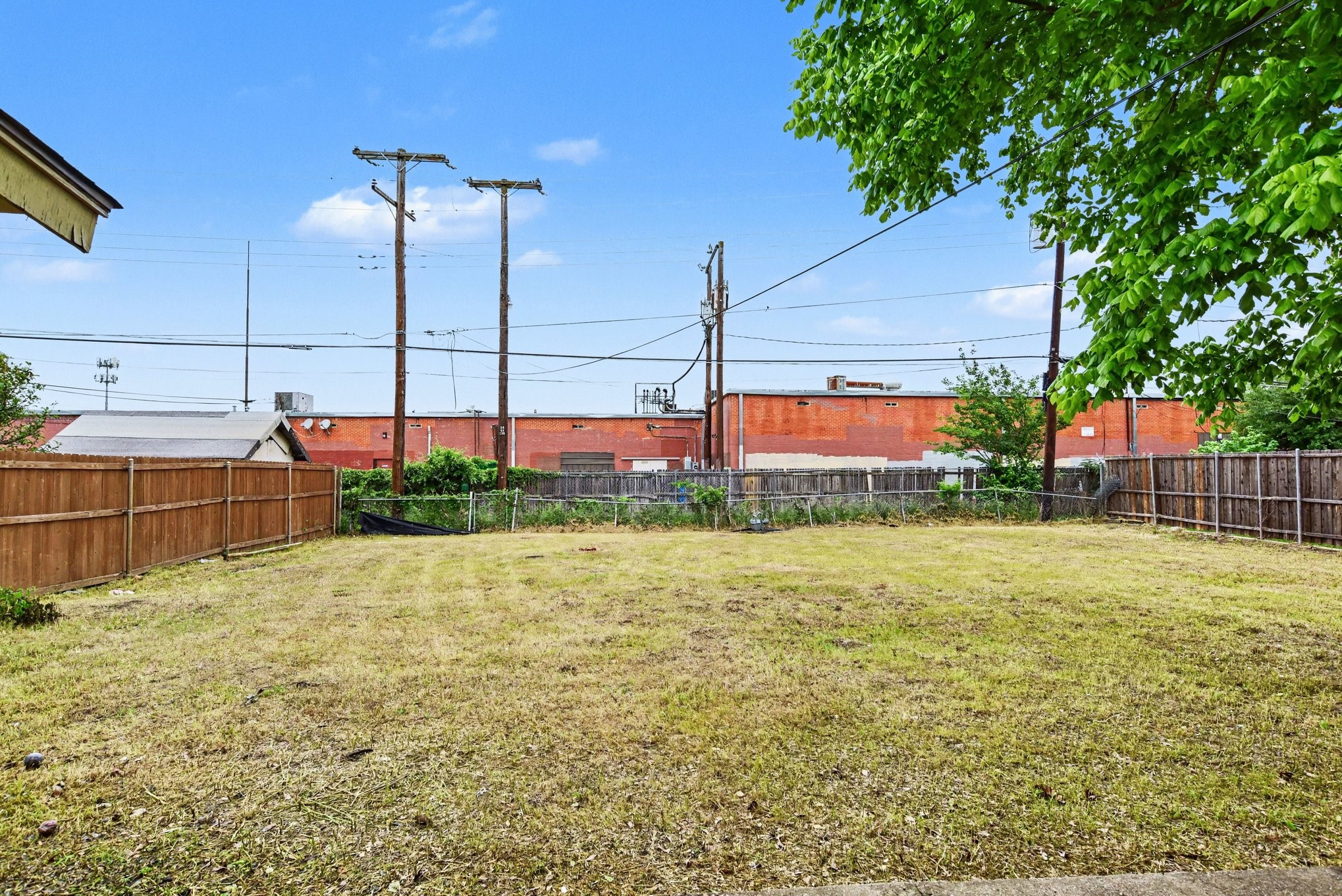 2333 S Lockhart Avenue Dallas TX 75228