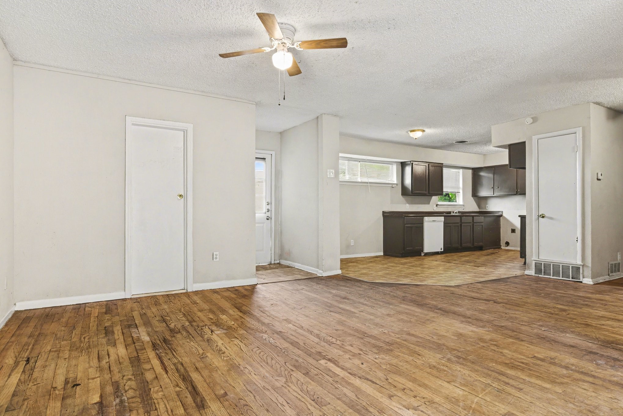 2333 S Lockhart Avenue Dallas TX 75228