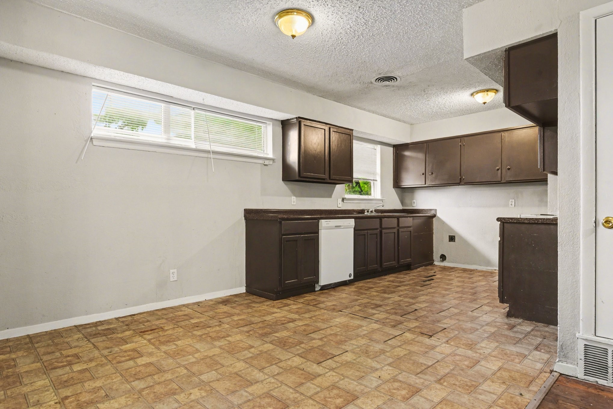 2333 S Lockhart Avenue Dallas TX 75228