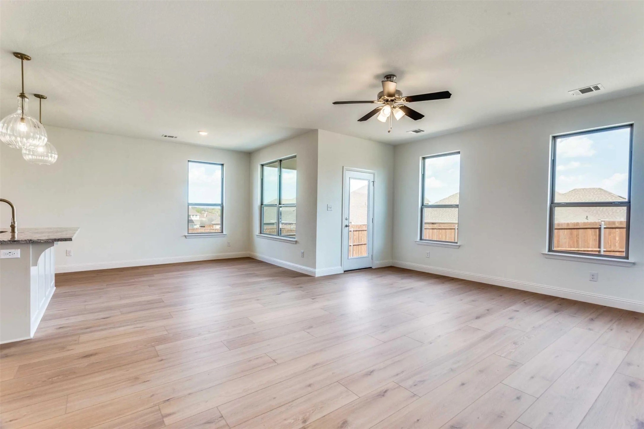533 Hillcrest Circle Justin TX 76247