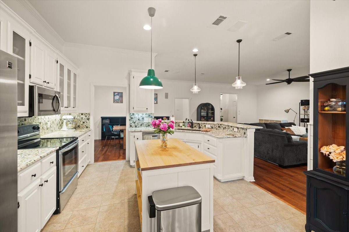 7311 Heritage Oaks Drive Arlington TX 76001