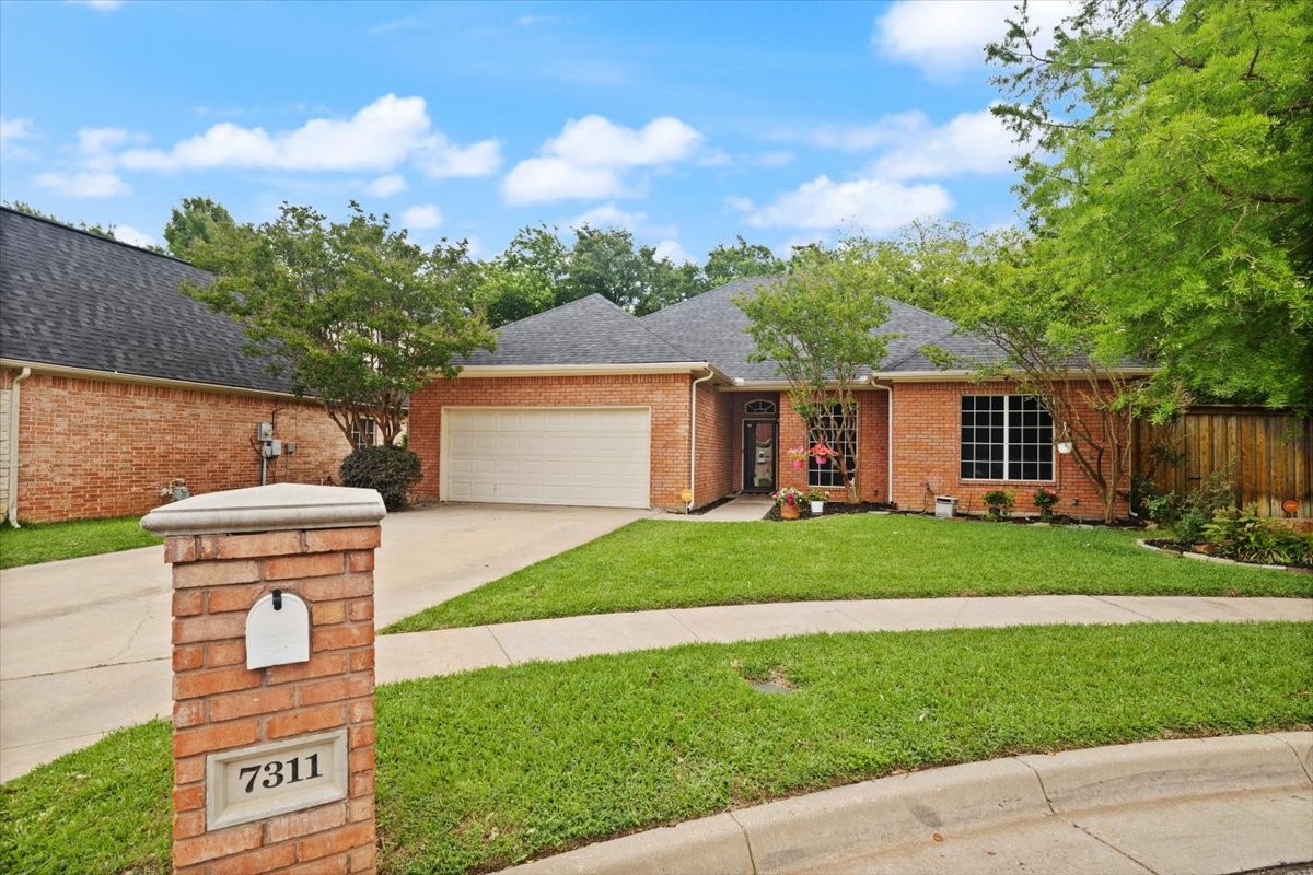 7311 Heritage Oaks Drive Arlington TX 76001