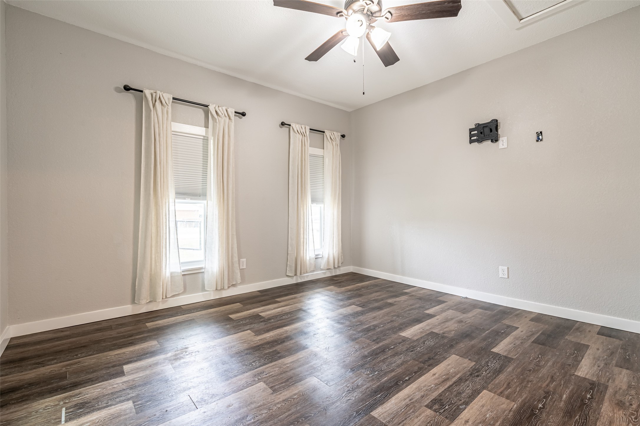 167 W Ross Street Walnut Springs TX 76690