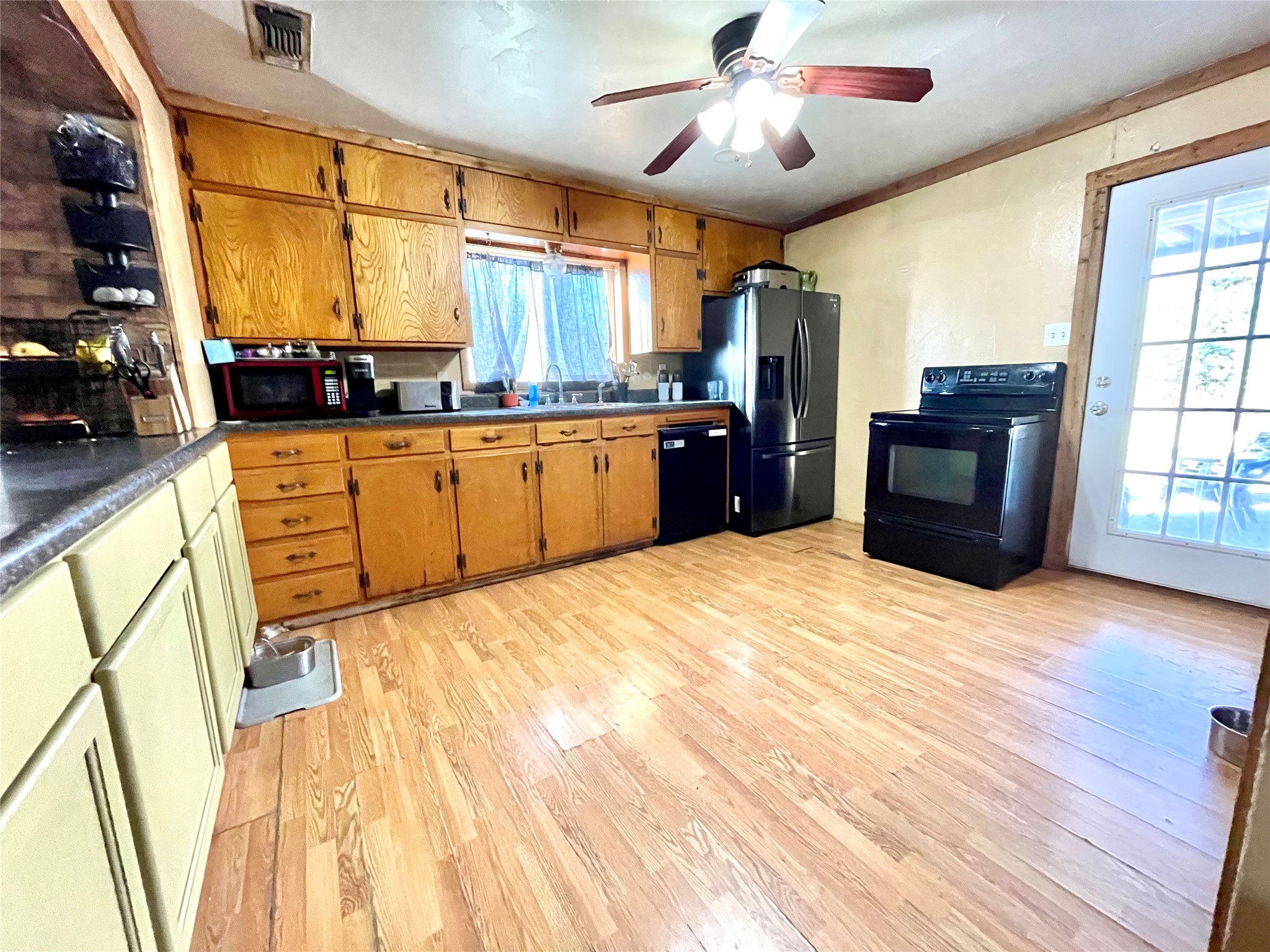 209 N Bowie Street Jacksboro TX 76458