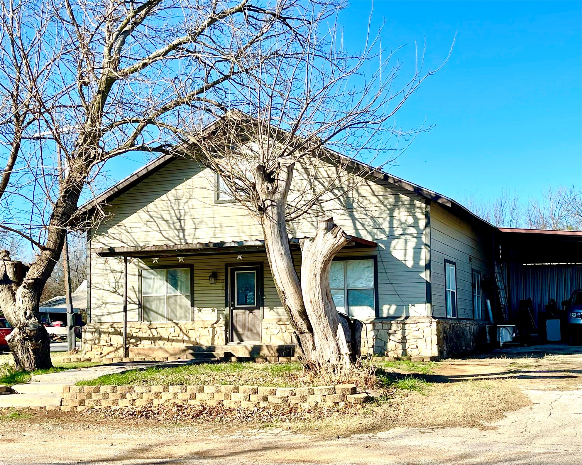 209 N Bowie Street Jacksboro TX 76458