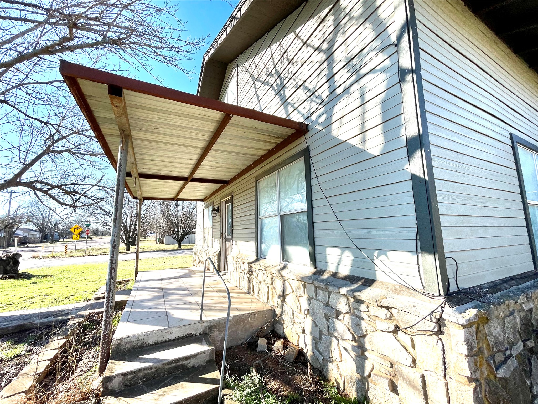 209 N Bowie Street Jacksboro TX 76458