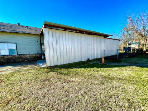 209 N Bowie Street Jacksboro TX 76458