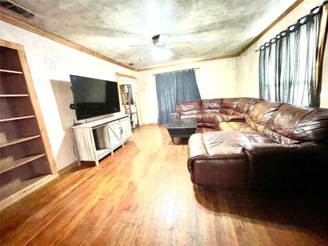 209 N Bowie Street Jacksboro TX 76458
