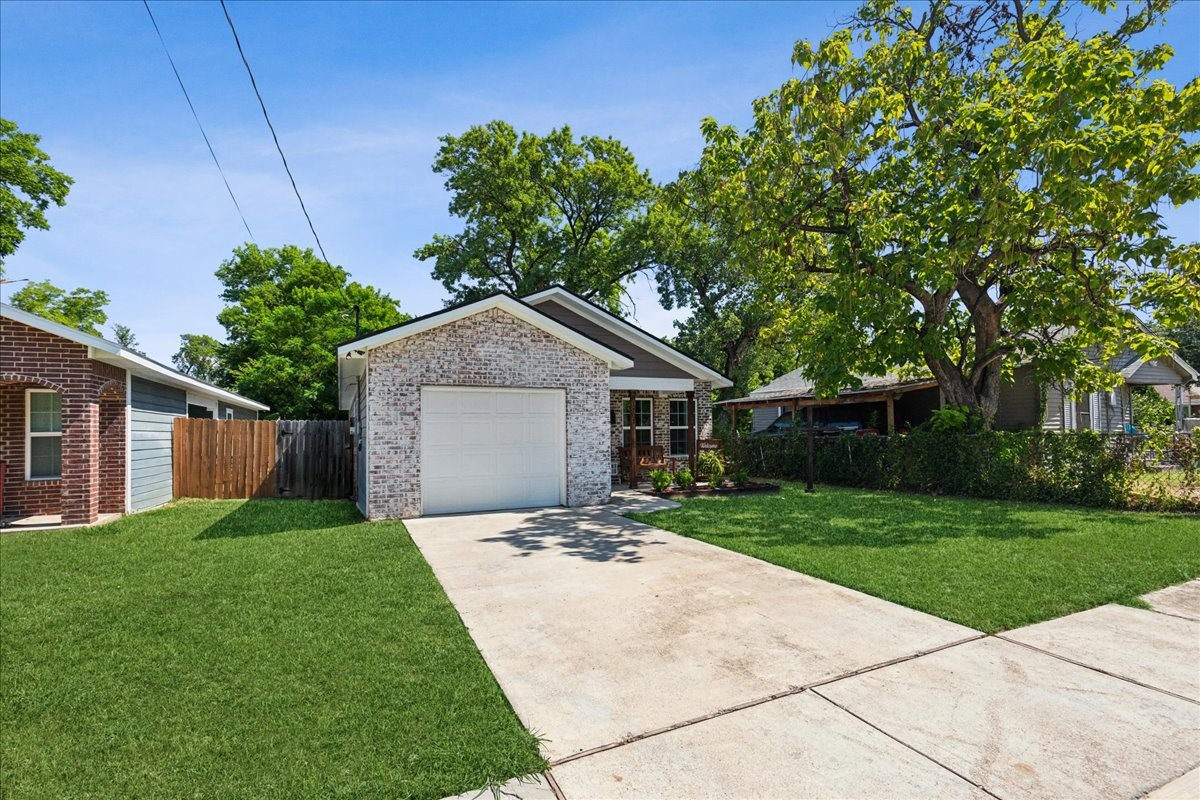 1705 Mcbroom Street Dallas TX 75212