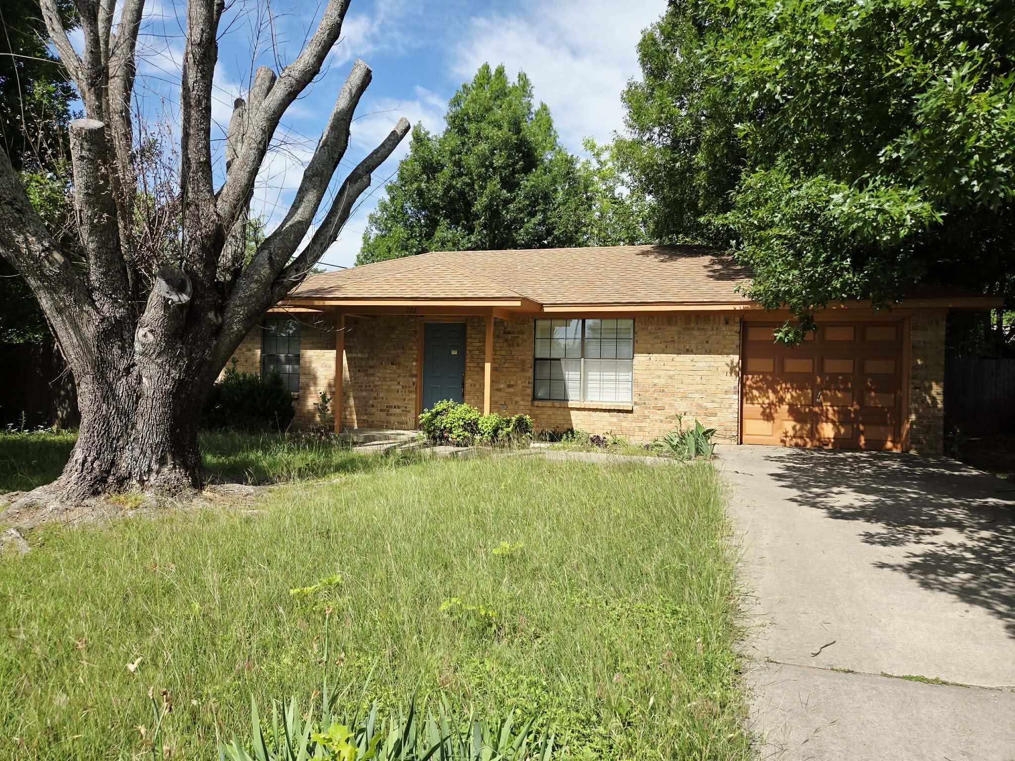 722 S Church Street Pilot Point TX 76258