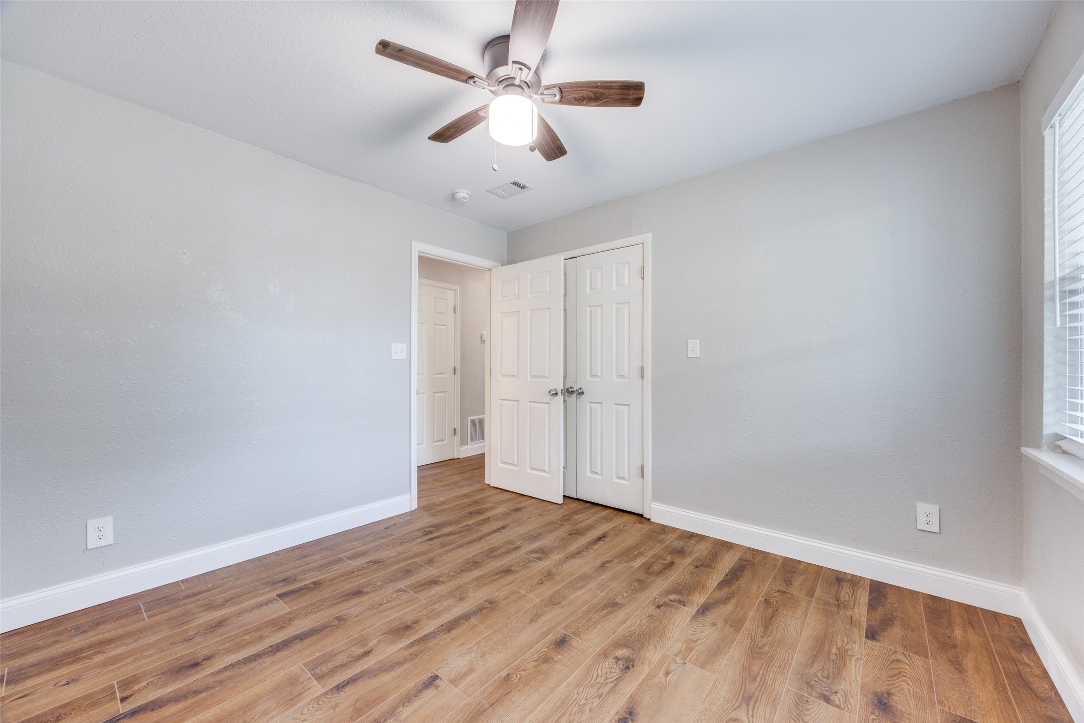 100 W Hull Street Denison TX 75021