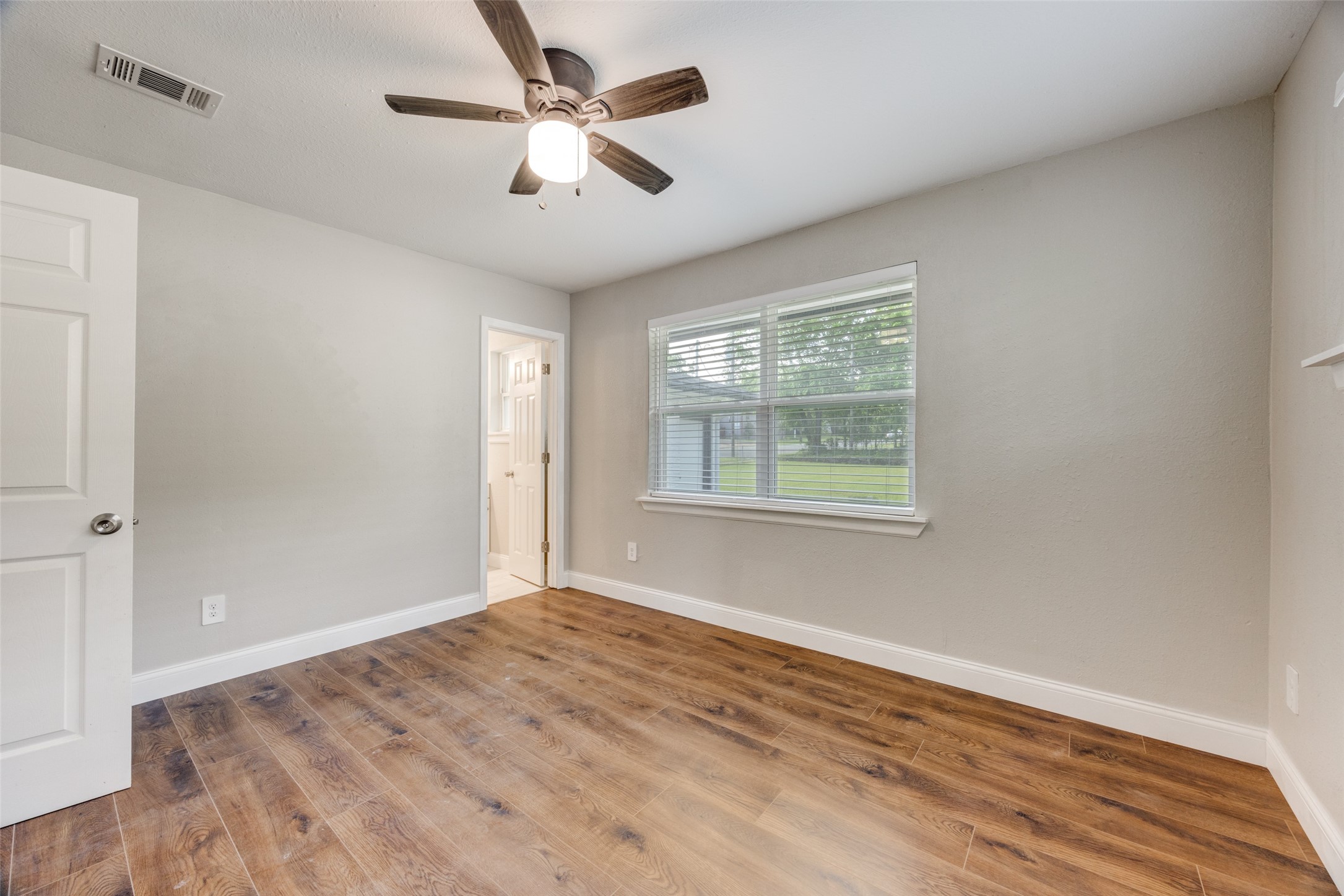 100 W Hull Street Denison TX 75021