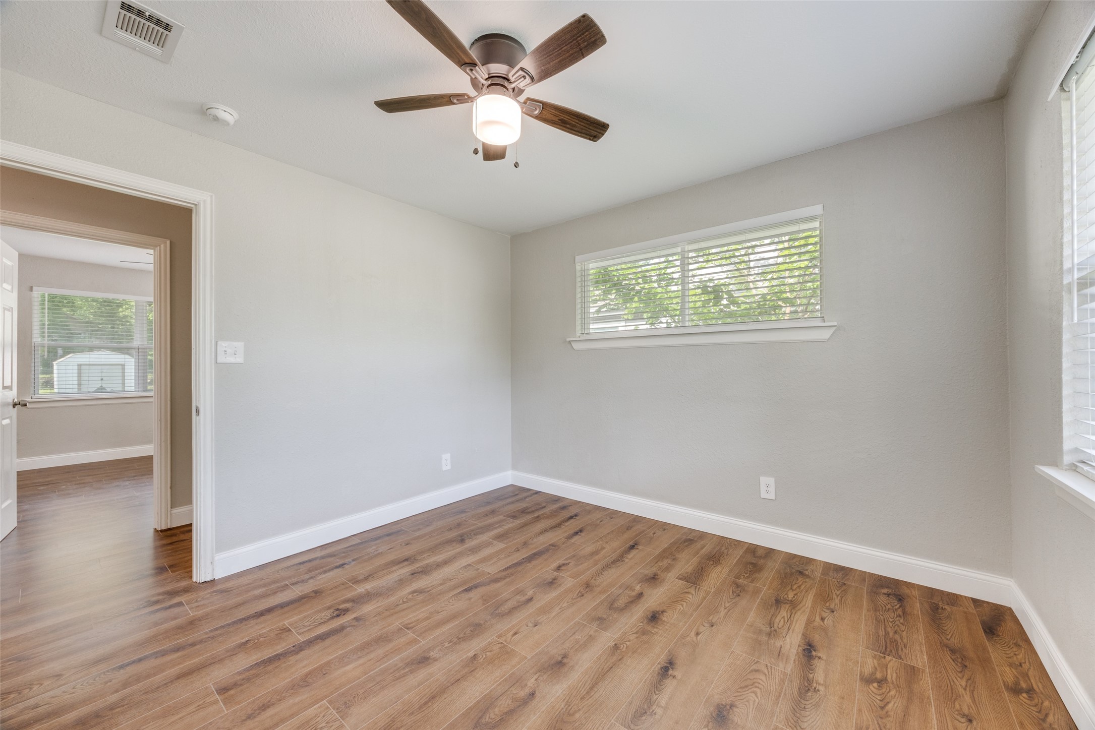 100 W Hull Street Denison TX 75021