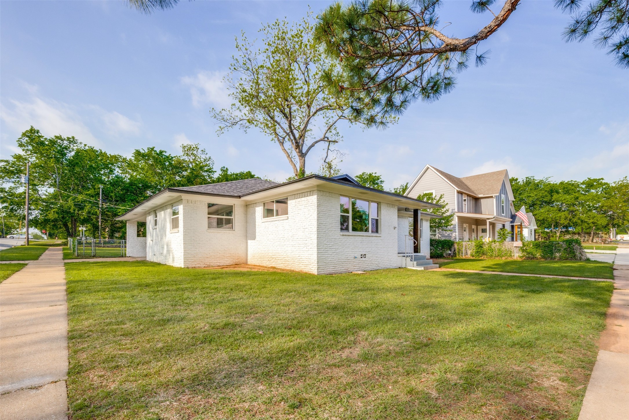 100 W Hull Street Denison TX 75021