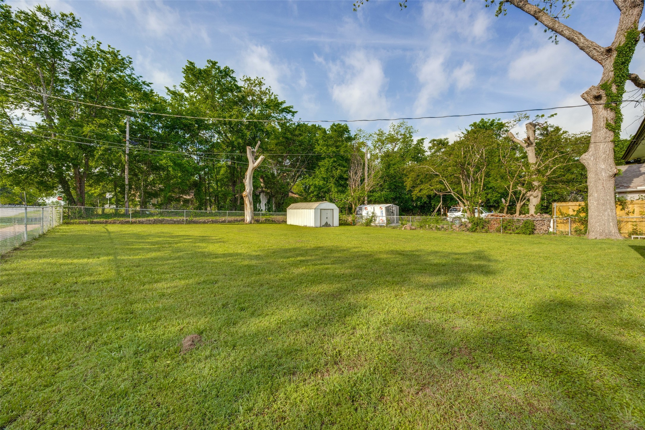 100 W Hull Street Denison TX 75021