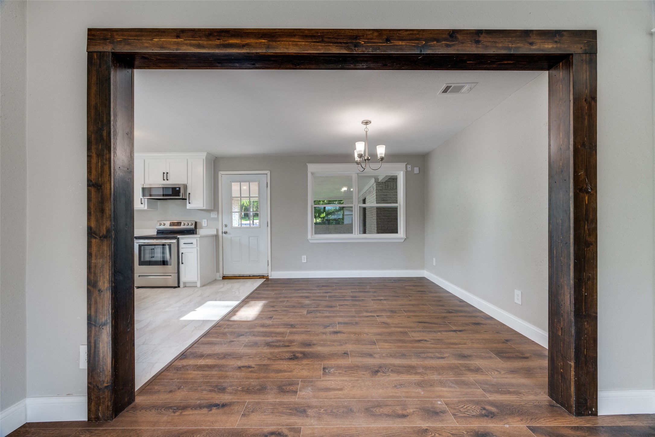 100 W Hull Street Denison TX 75021
