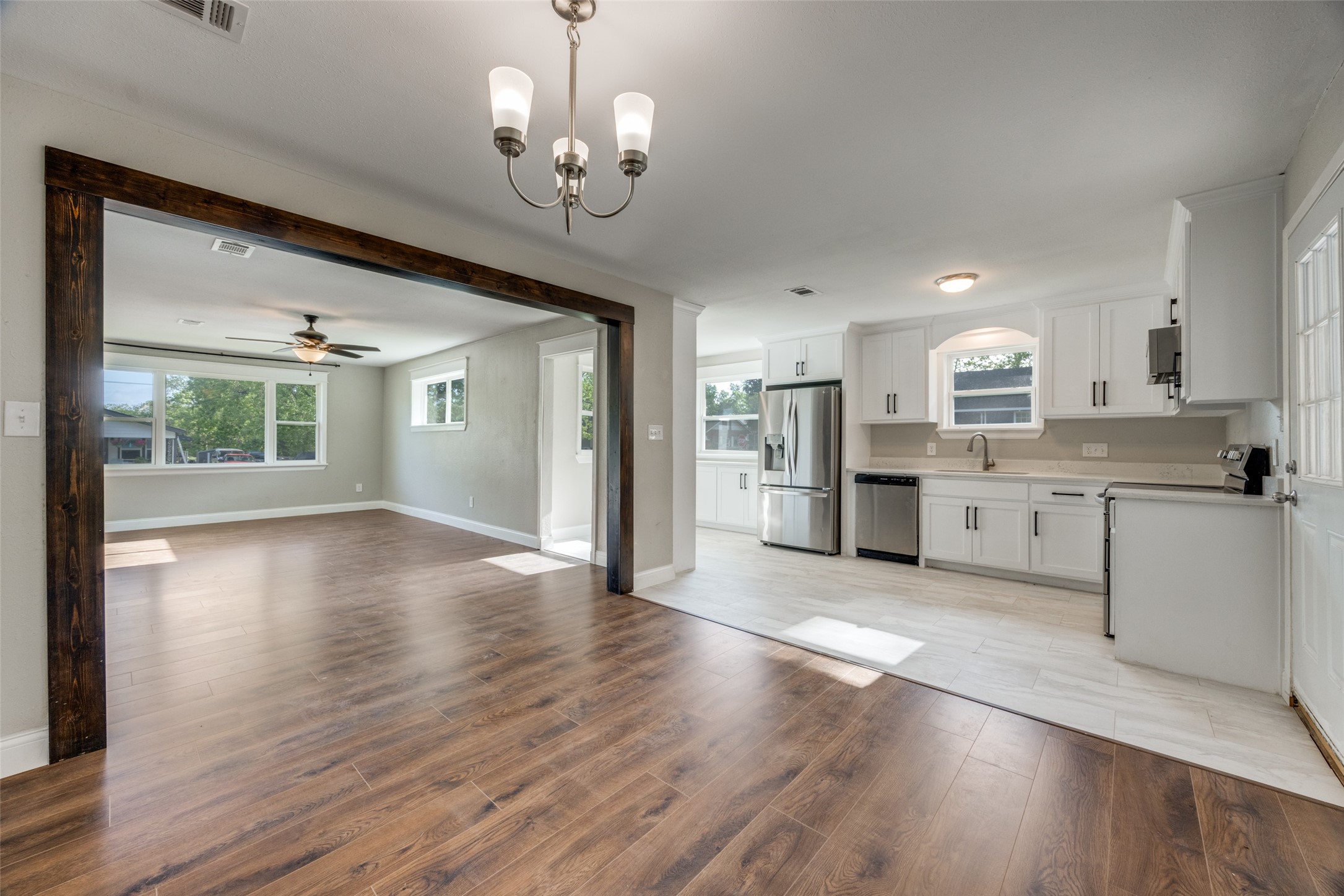100 W Hull Street Denison TX 75021