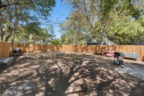 1011 Hackberry Street San Marcos TX 78666