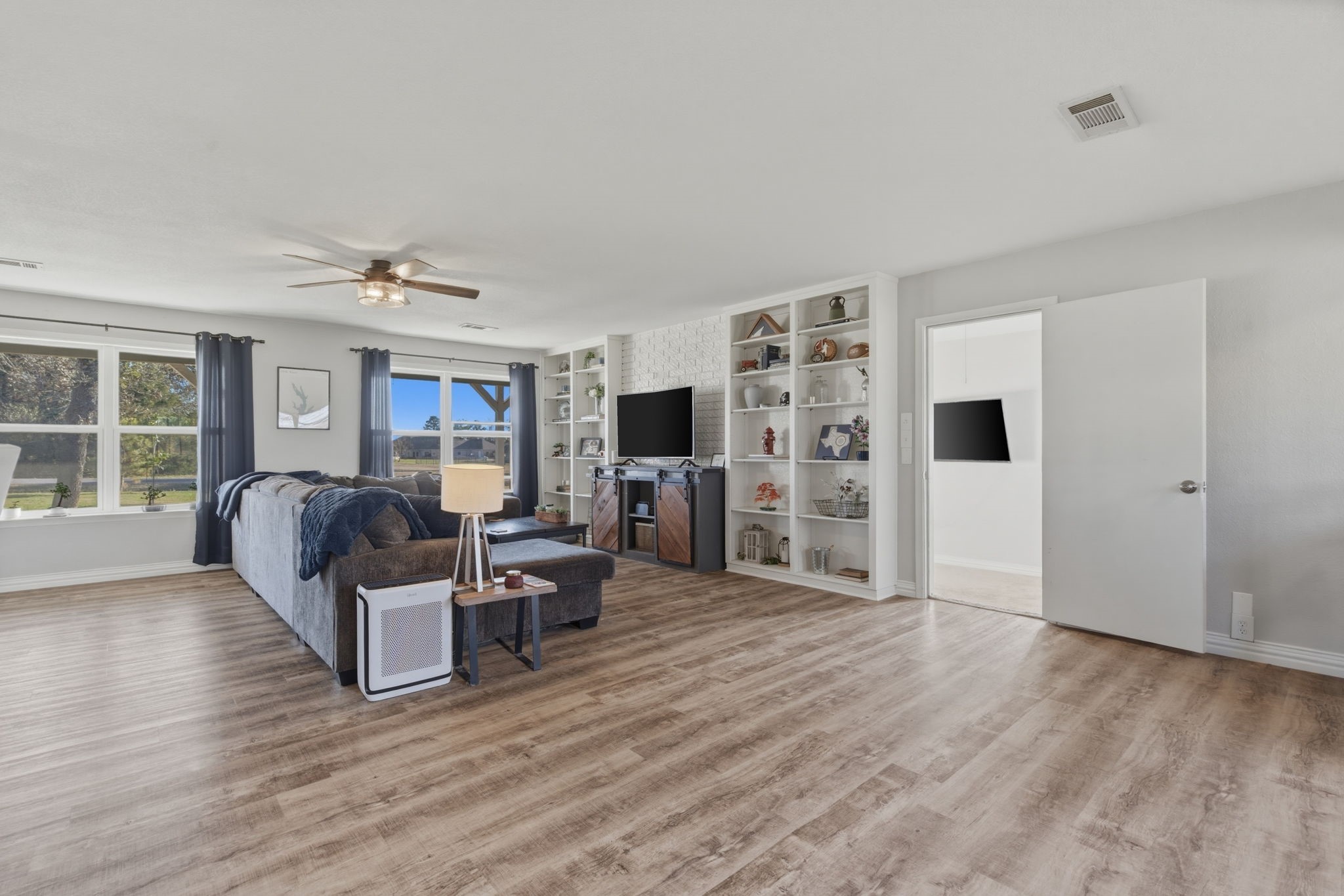 143 Mohave Drive E Lake Kiowa TX 76240