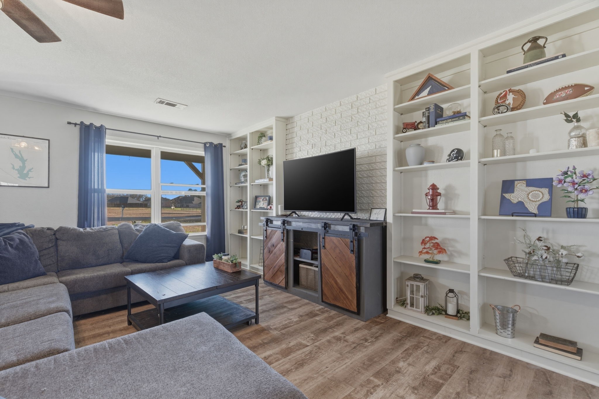 143 Mohave Drive E Lake Kiowa TX 76240