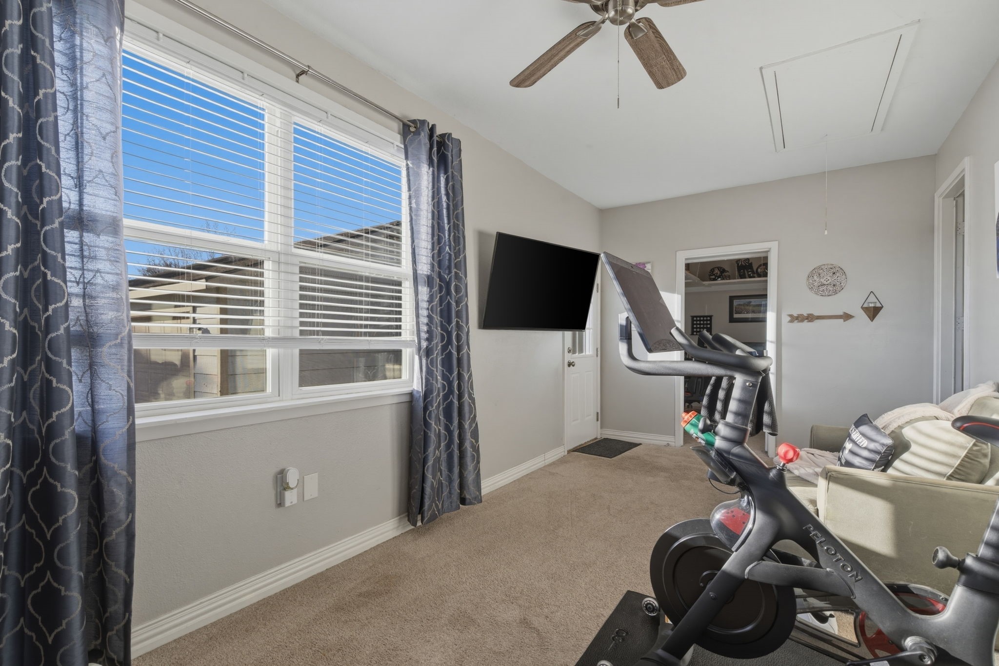 143 Mohave Drive E Lake Kiowa TX 76240