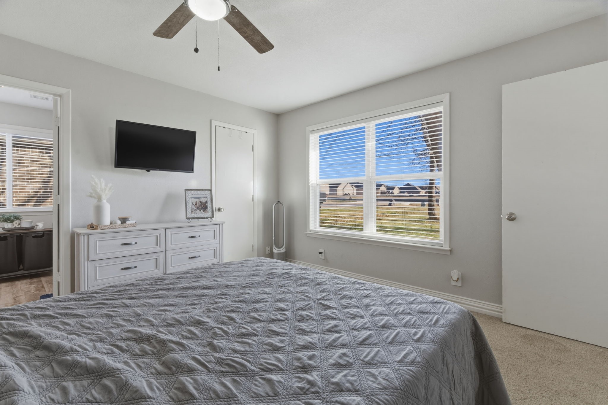 143 Mohave Drive E Lake Kiowa TX 76240
