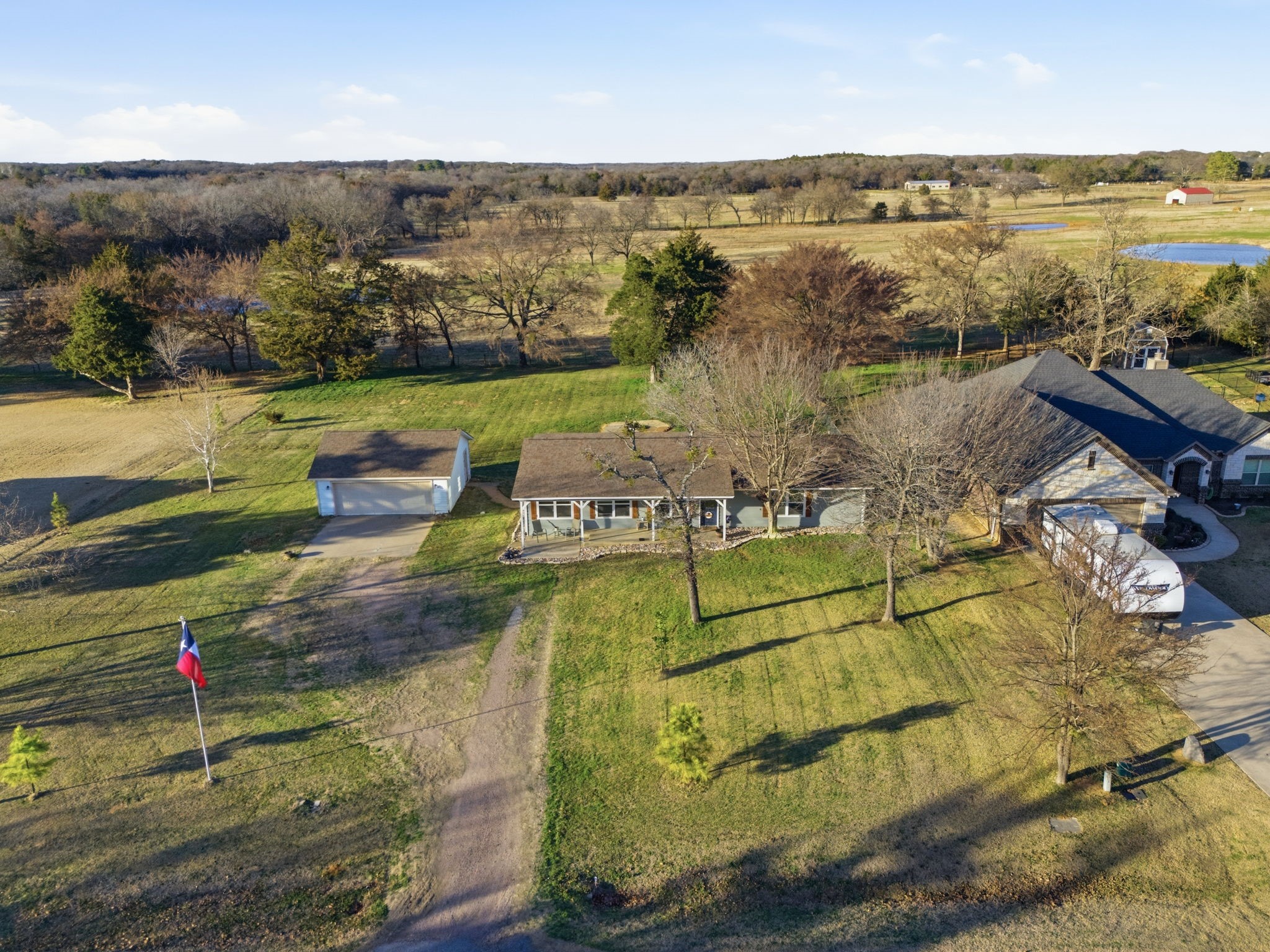 143 Mohave Drive E Lake Kiowa TX 76240