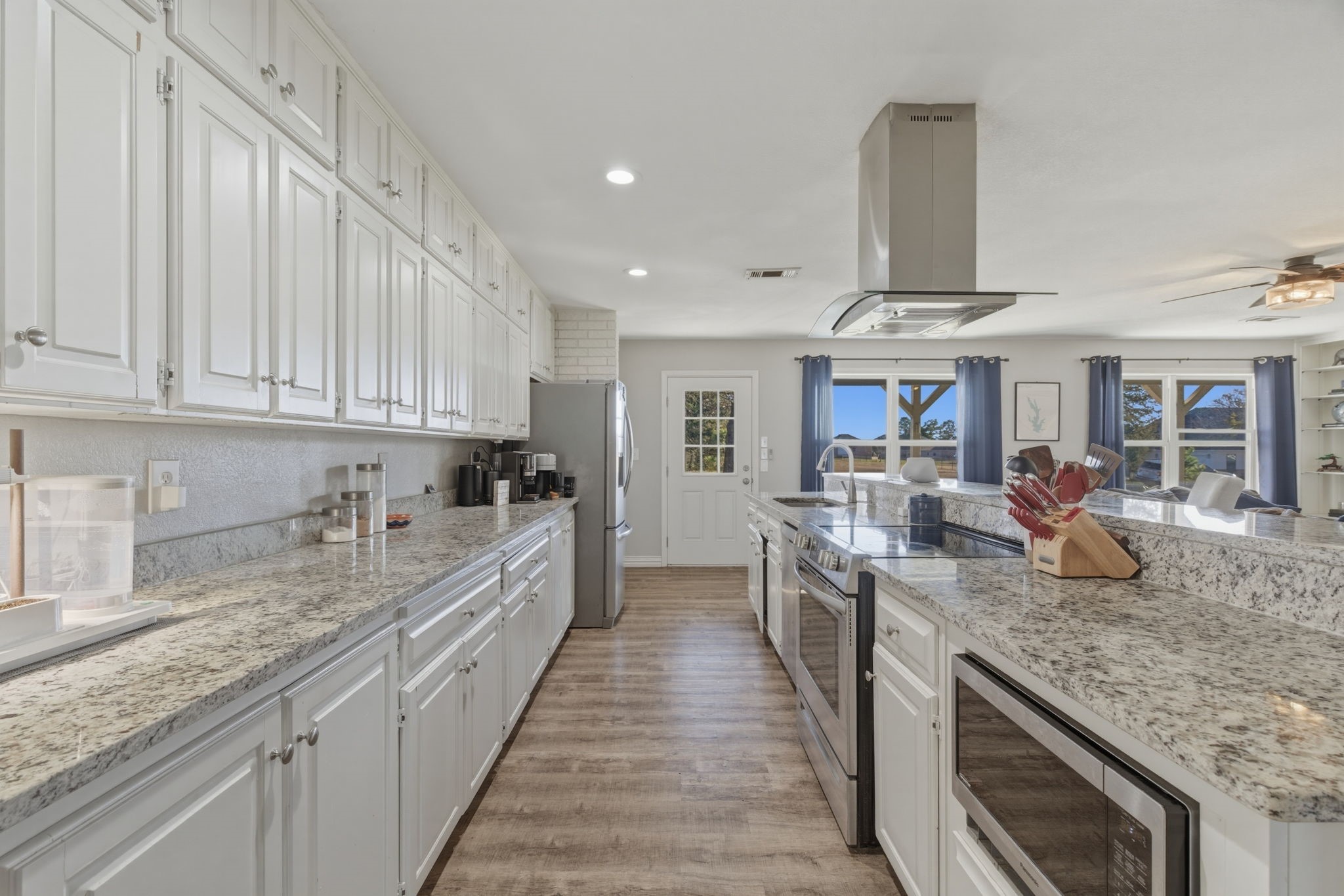 143 Mohave Drive E Lake Kiowa TX 76240