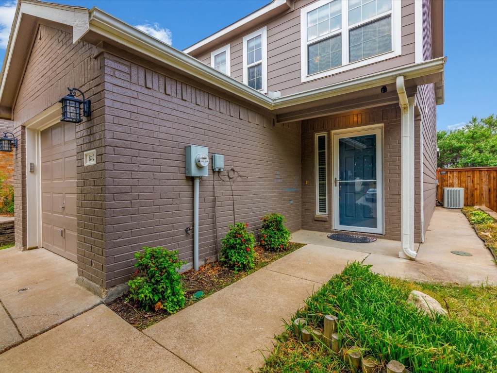 842 Village Point Lane Fort Worth TX 76108