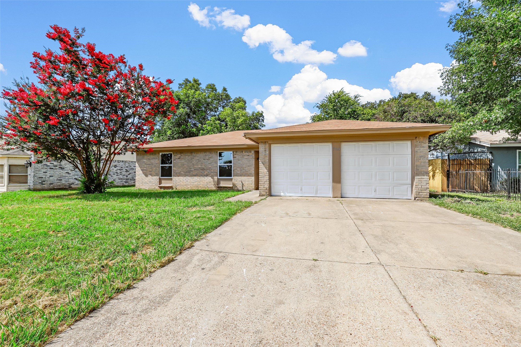 3924 Royal Crest Drive Fort Worth TX 76140