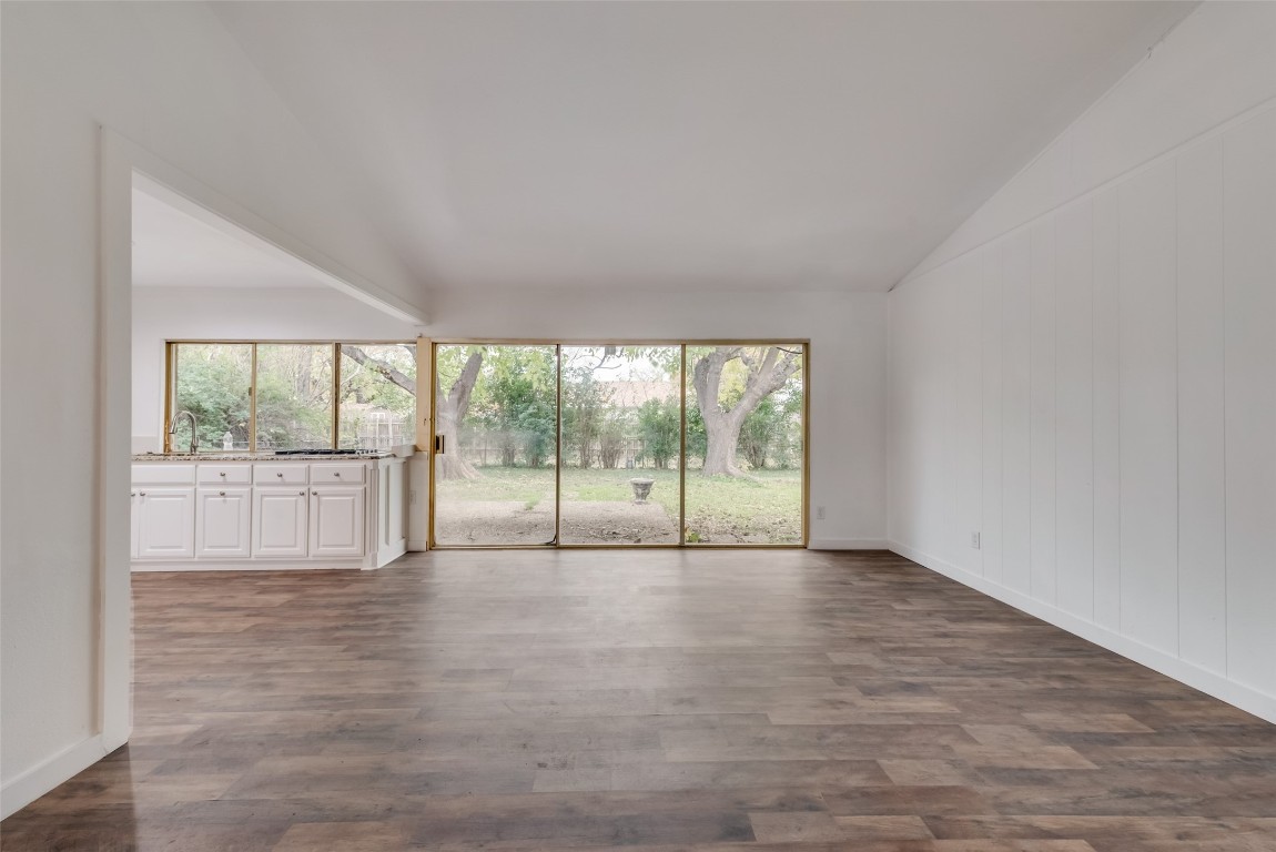 917 Park East Circle Garland TX 75043