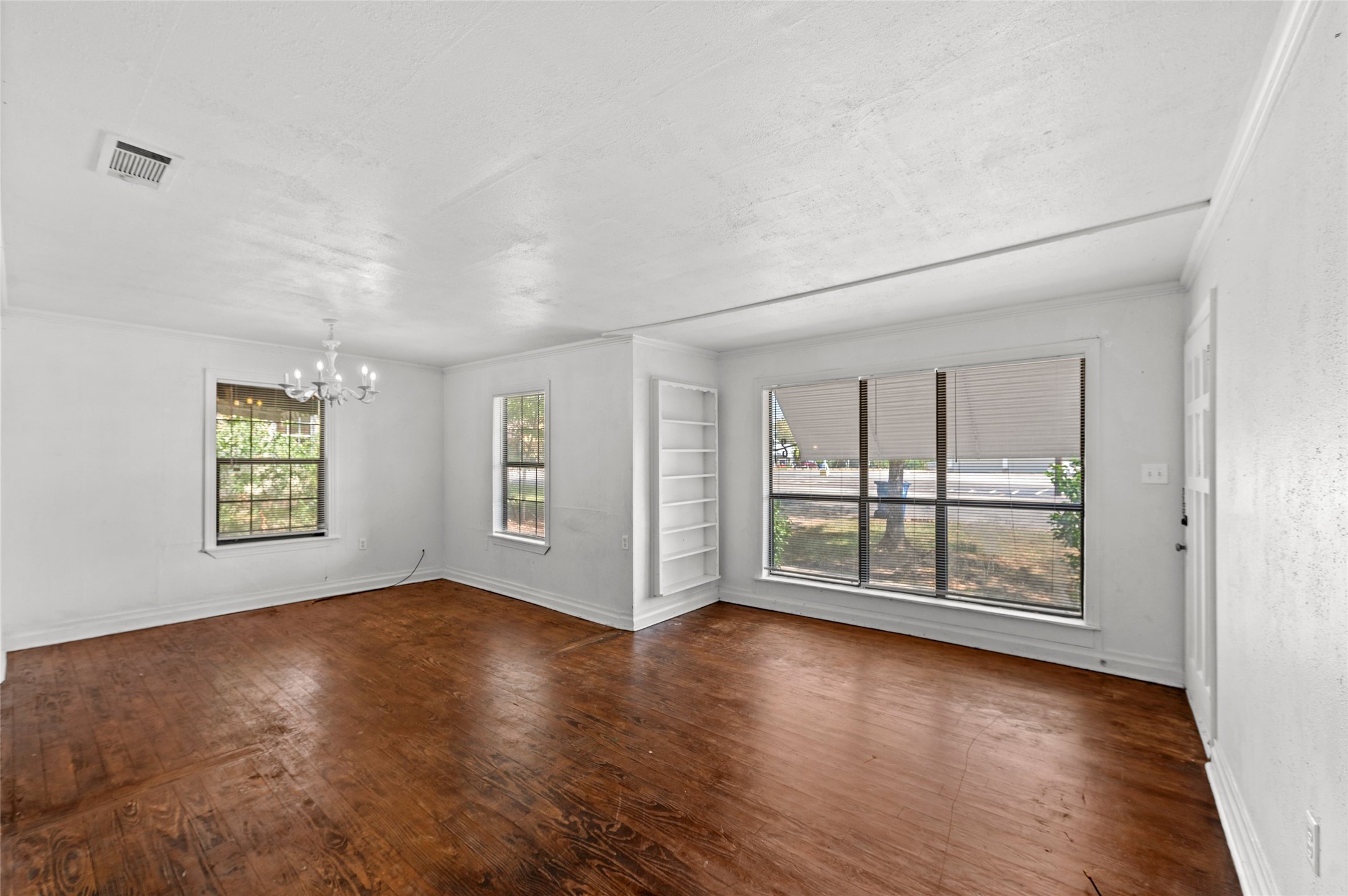 613 N Newsom Mineola TX 75773