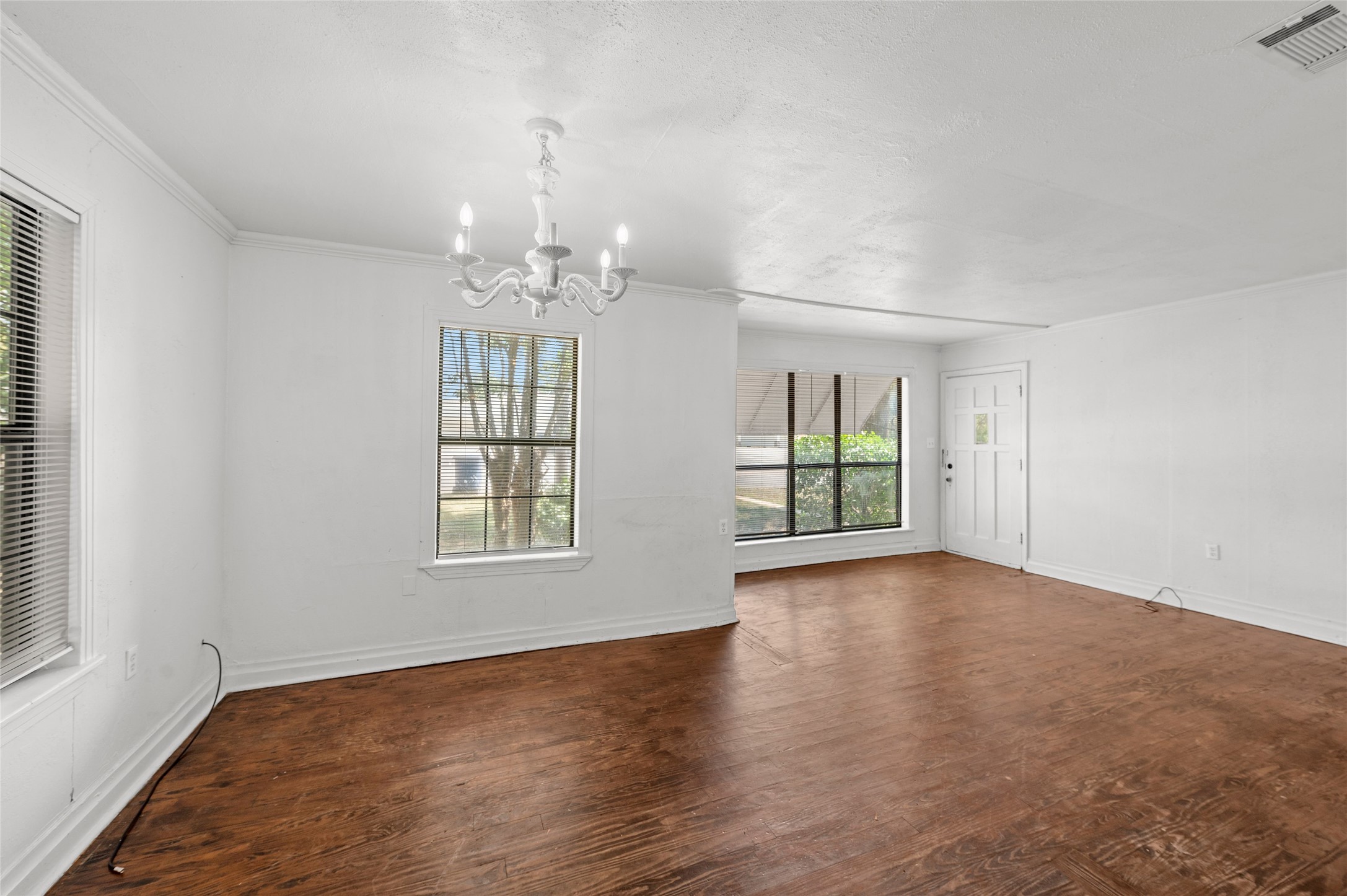 613 N Newsom Mineola TX 75773