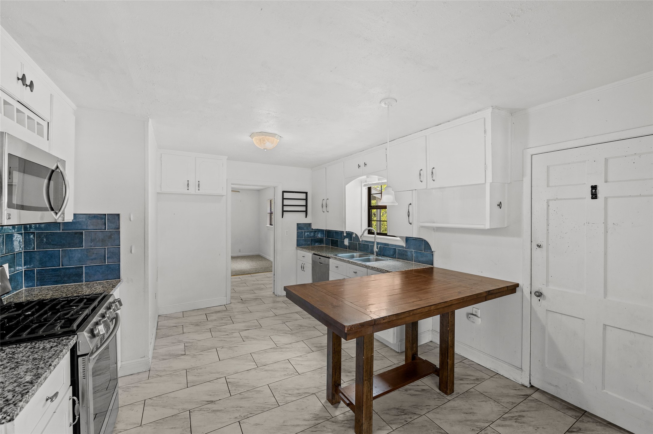 613 N Newsom Mineola TX 75773