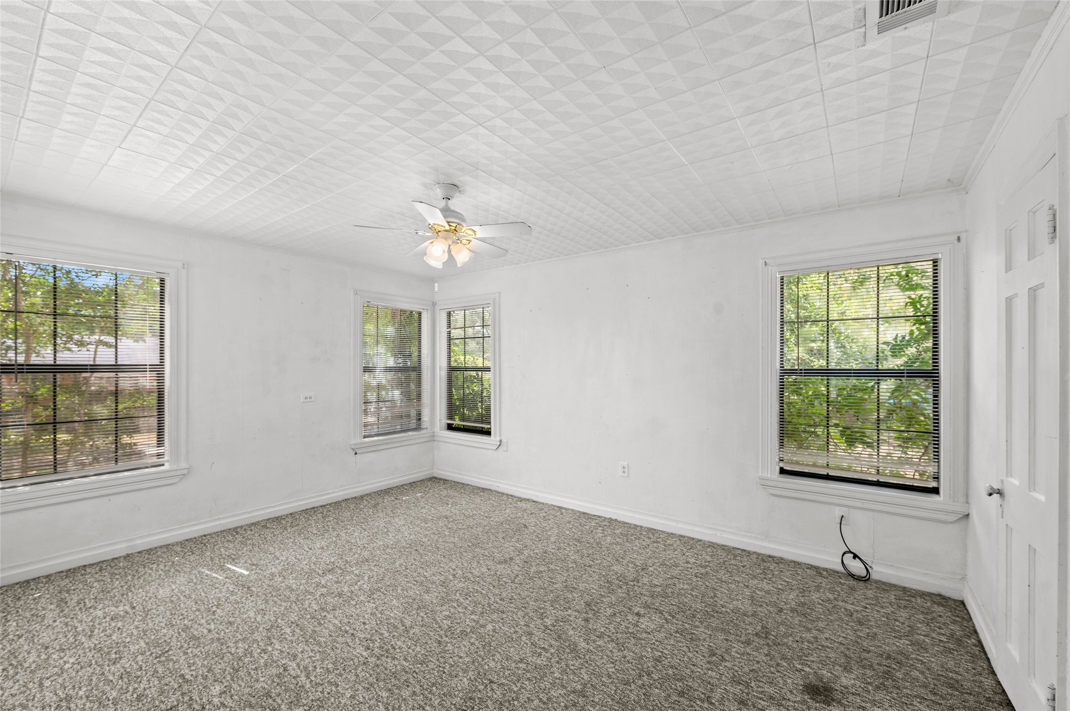 613 N Newsom Mineola TX 75773